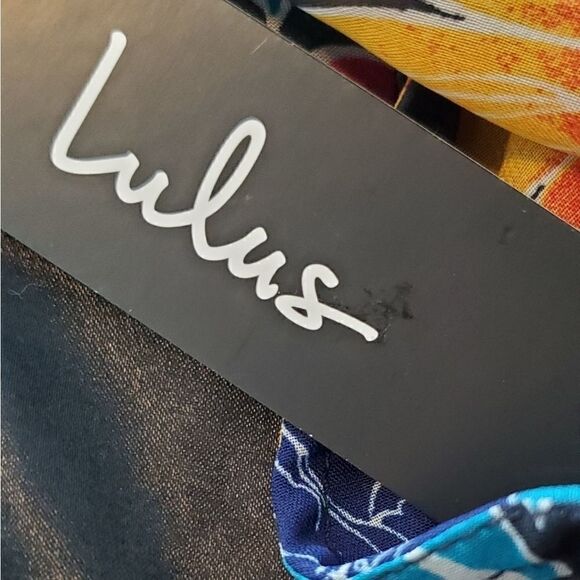 NWT Lulu's Floral Black Wrap Dress - Picture 6 of 7